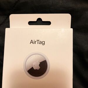 Apple AirTag Tracker A2187 new sealed